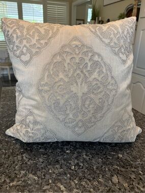 Z Gallerie silver and cream beaded damask accent pillow 22x22”